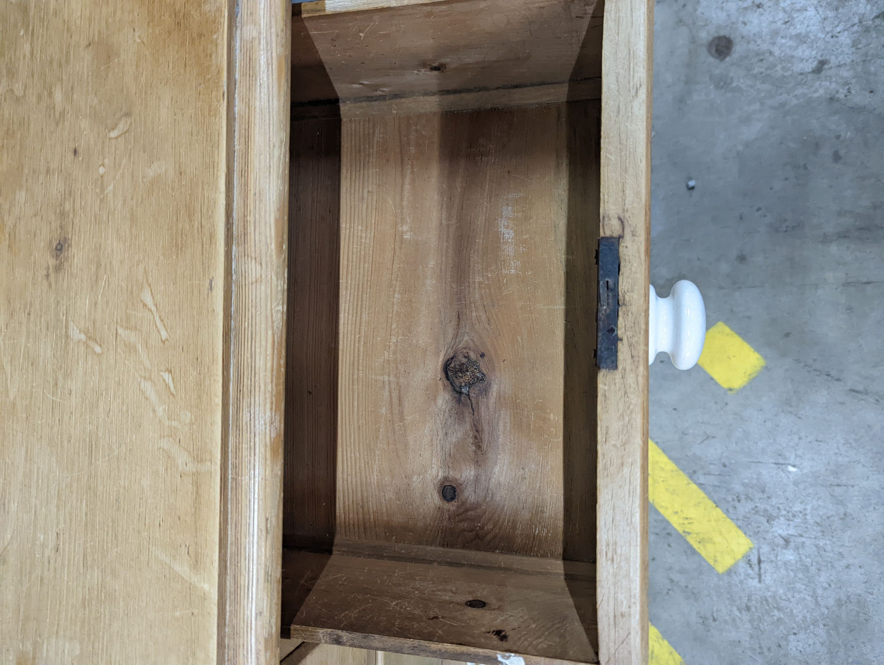 A small Victorian pine chest of four drawers, width 82cm, depth 42cm, height 81cm